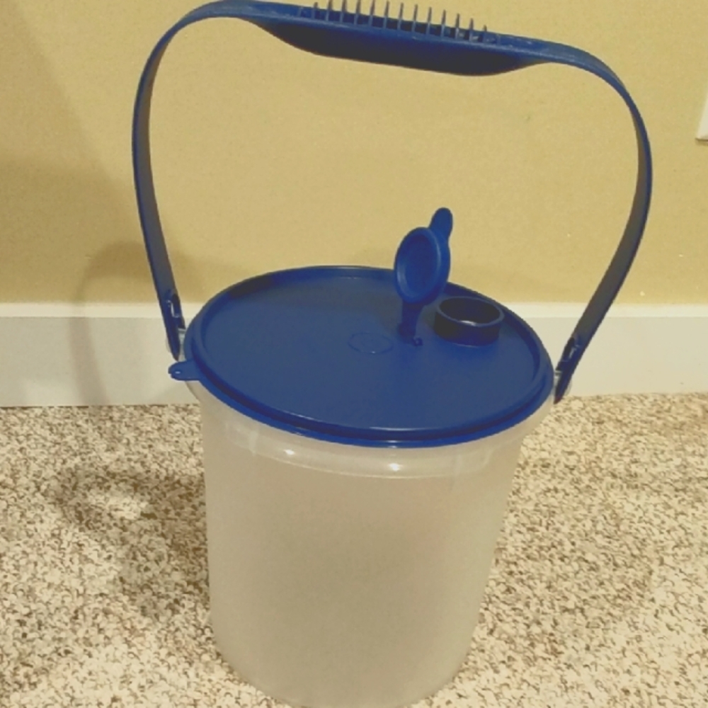 Tupperware Blue and White Beverage Container